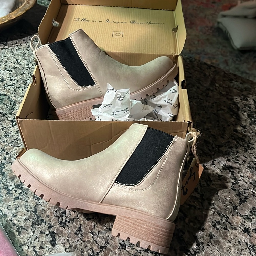 Gold BNWT seven boots